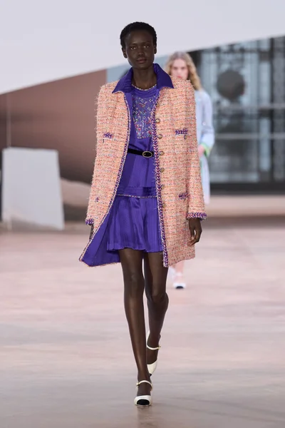 Look 12